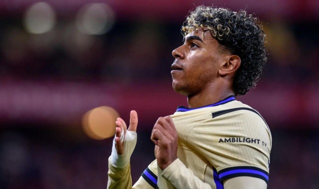 开云注册入口-西媒：因亚马尔成为巴萨会员不足一年，根据规定没有投票资格