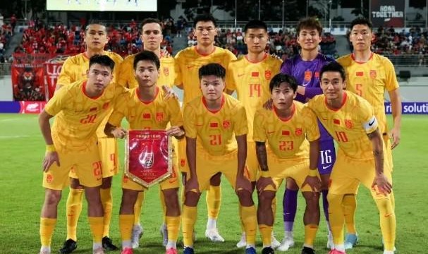 开云APP-上观：险胜新加坡，国足主帅邵佳一为考察更多球员付出了代价