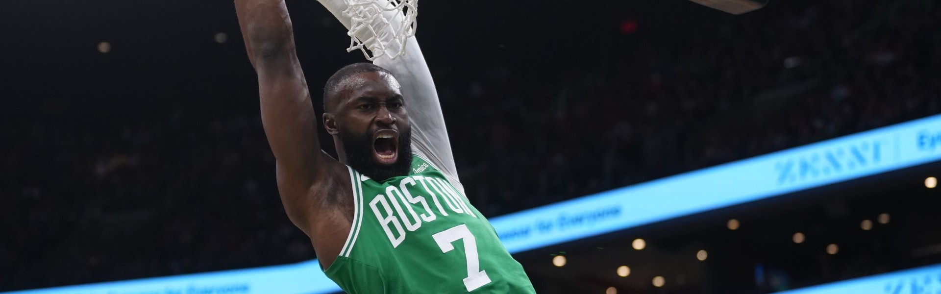 开云下载-杰伦·布朗：不担心跟腱伤势就是有点酸痛 努力保持健康会没事的