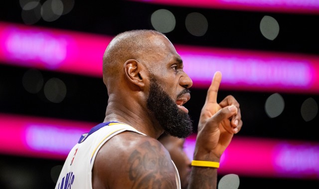 开云注册入口-香波特：若你没按老詹的要求跑位 他会故意传球失误&amp;让教练换下你